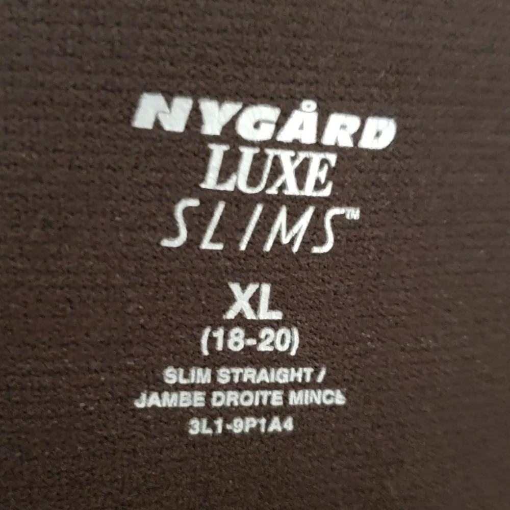 Nygard Leopard Print Slim Pants Size XL (18-20) - Picture 2 of 2